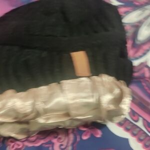 Black and Tan Women's Beanie With Bonnet Material Inside